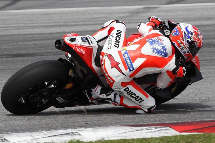 Casey Stoner recupera sensaciones en MotoGP subido a la Ducati