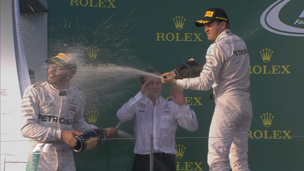 Rosberg da la primera campanada del año en Australia