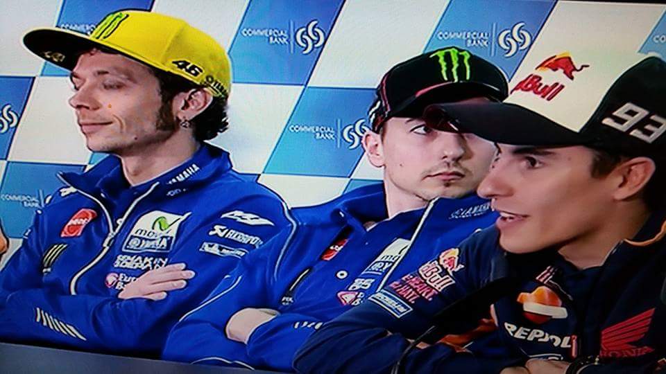Todos los detalles del reencuentro de Rossi y Márquez en rueda de prensa