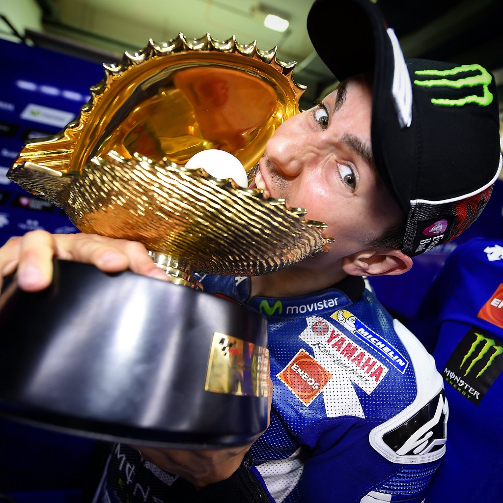 Yamaha pide a Lorenzo que se quede y gane más títulos mundiales