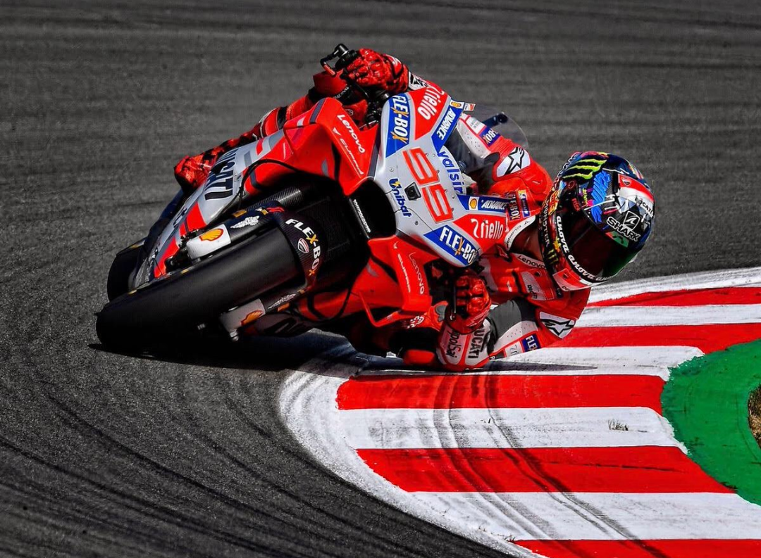 Lorenzo suma su segunda victoria consecutiva con Ducati en Montmeló